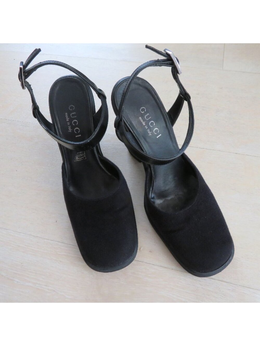 Vintage Gucci Black Velvet Ankle Strap Heels Tom Ford Era Made in Italy